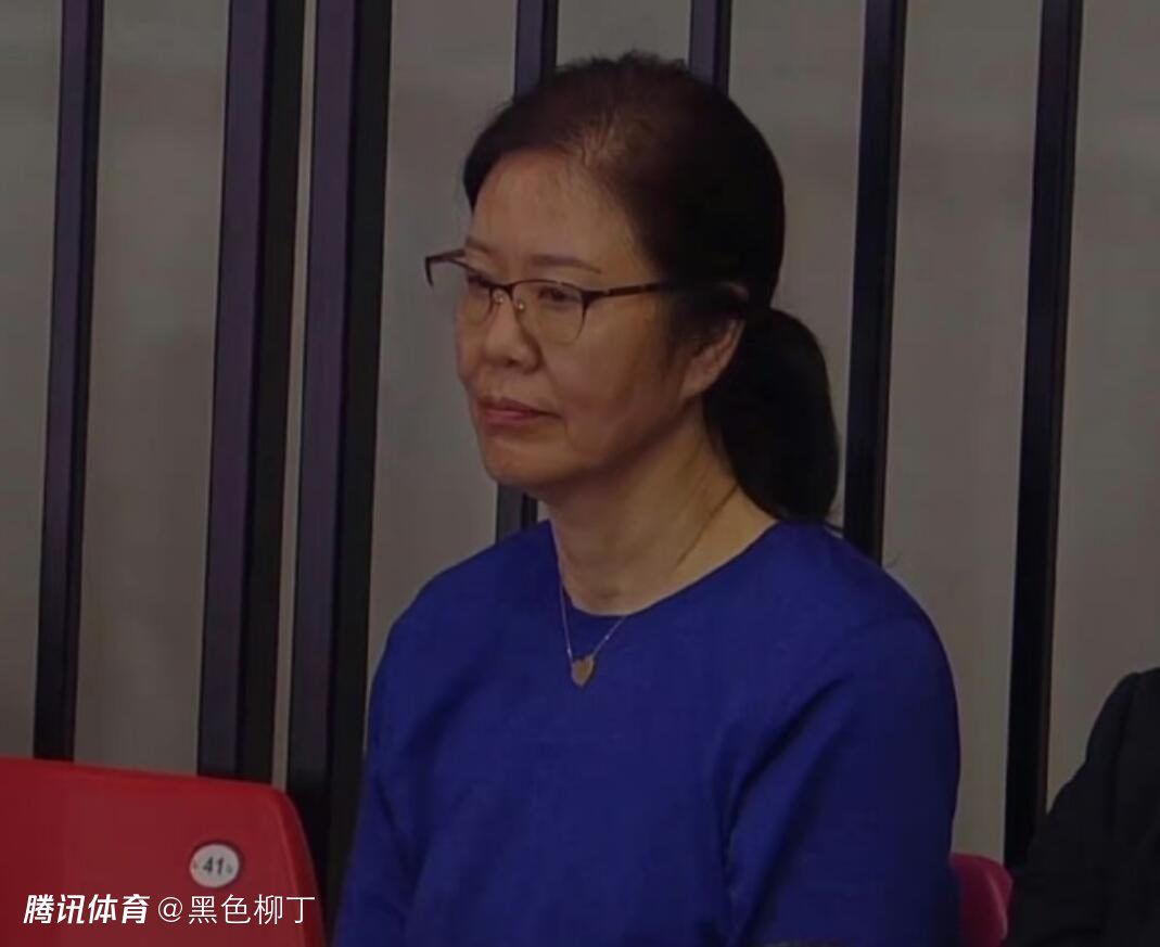 像是娇气了，又像是软弱了，还多了一些儿女情长的东西。